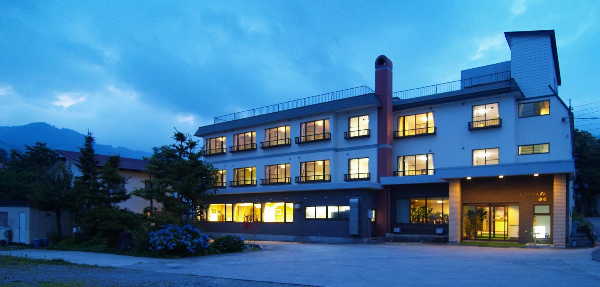 Central Inn Hakuba Exterior photo